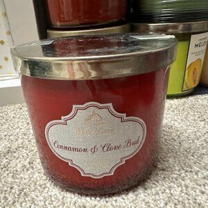 Bath and Body Works Cinnamon and Clove Buds Candle 2016